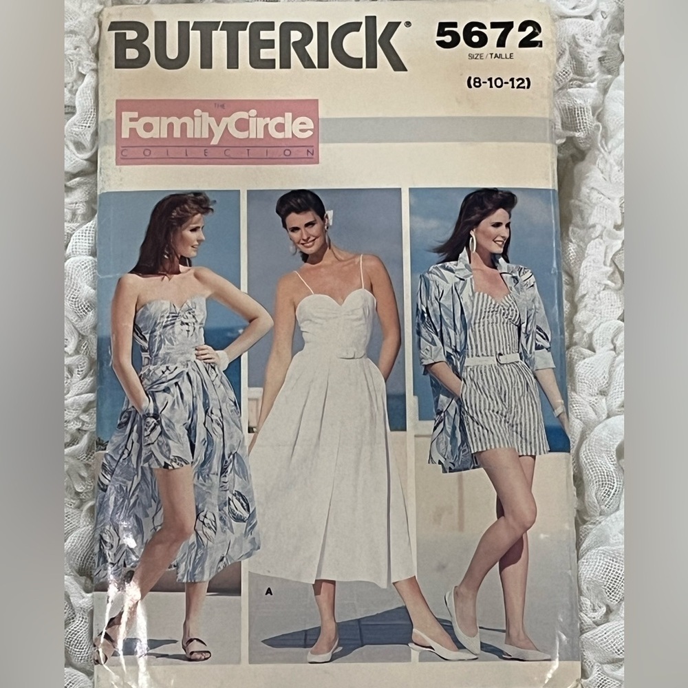Simplicity VINTAGE Pattern for Stylish VACATION Apparel WOMEN SIZE (8-10-12)